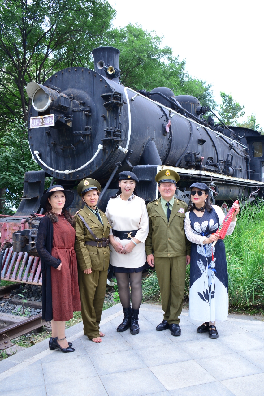 影视剧演员胡京24年9月18日领队打卡慈云寺火车站广场（五）《北京头条》（图23）