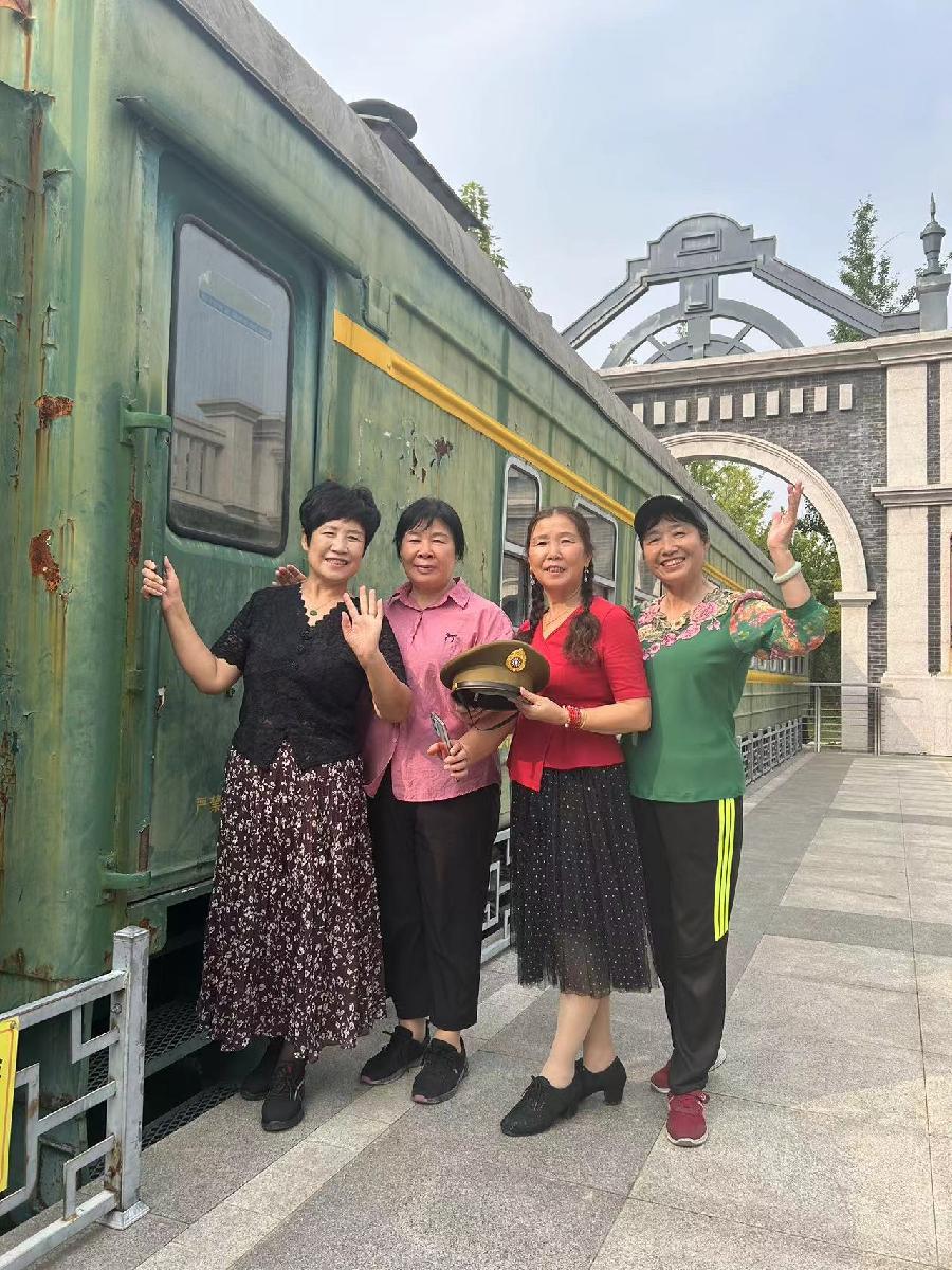 影视剧演员胡京24年9月18日领队打卡慈云寺火车站广场（五）《北京头条》（图33）