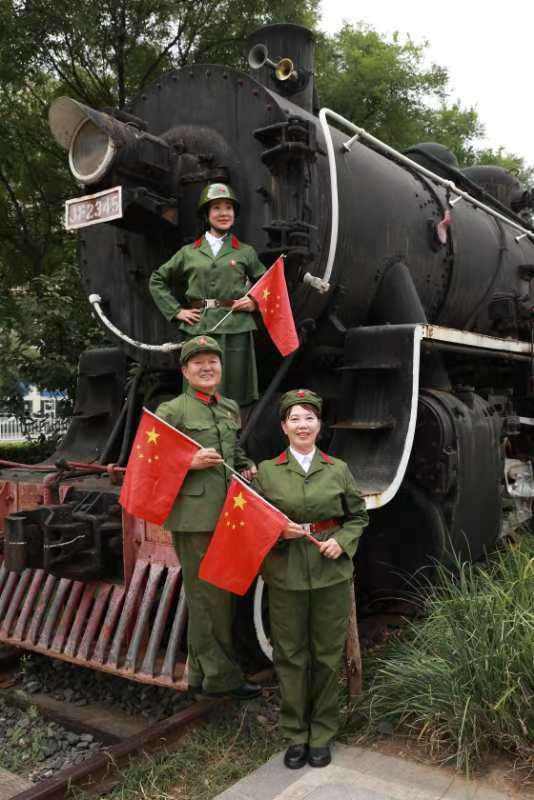 影视剧演员胡京24年9月18日领队打卡慈云寺火车站广场（五）《北京头条》（图44）