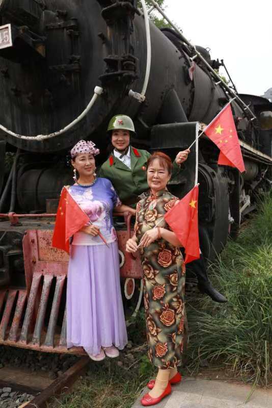 影视剧演员胡京24年9月18日领队打卡慈云寺火车站广场（五）《北京头条》（图45）