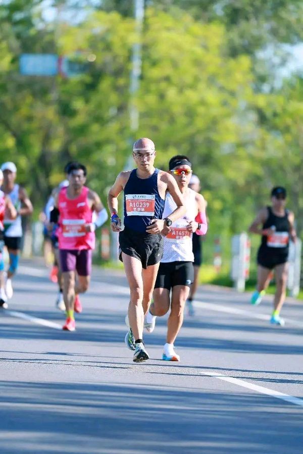 奋勇奔跑马拉松！ 文/ 王铁忠（图4）