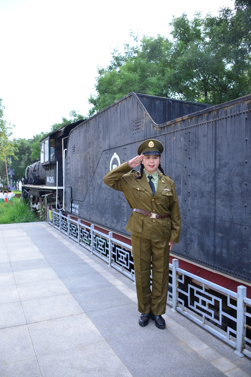 影视剧演员胡京24年9月18日领队打卡慈云寺火车站广场（五）《北京头条》（图80）