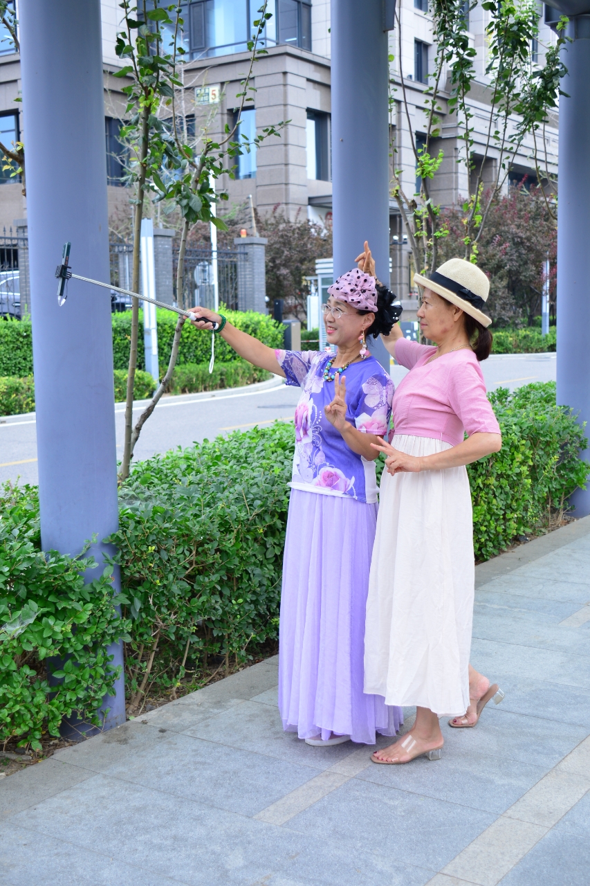 影视剧演员胡京24年9月18日领队打卡慈云寺火车站广场（五）《北京头条》（图99）