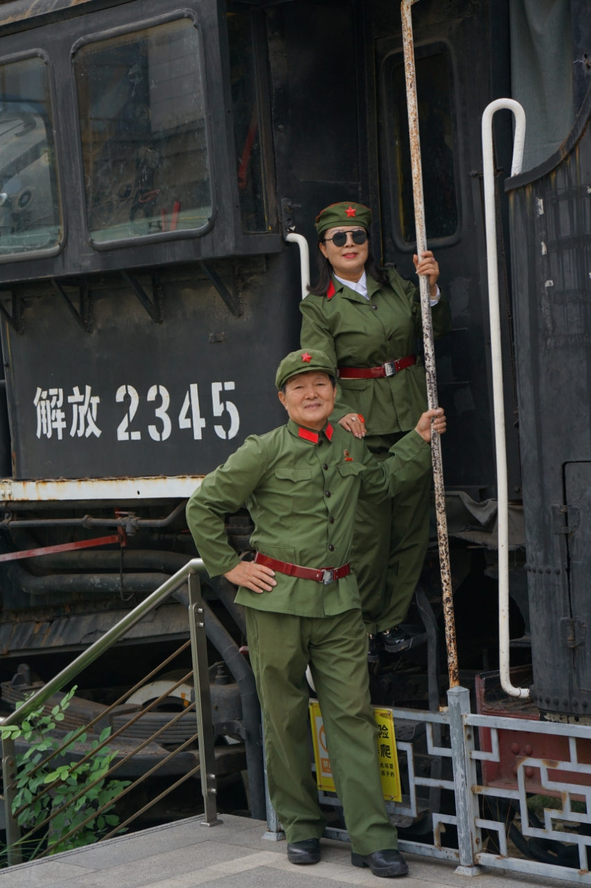 影视剧演员胡京24年9月18日领队打卡慈云寺火车站广场（五）《北京头条》（图120）