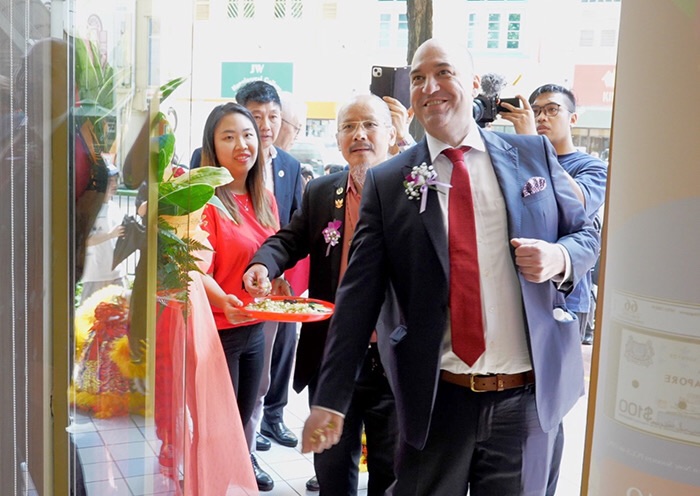 【世文联】创办人兼全球总顾问陈光億宗师为世界专业钱币分级服务新加坡亚洲PCGS中心新店开幕志庆贺词(图4)