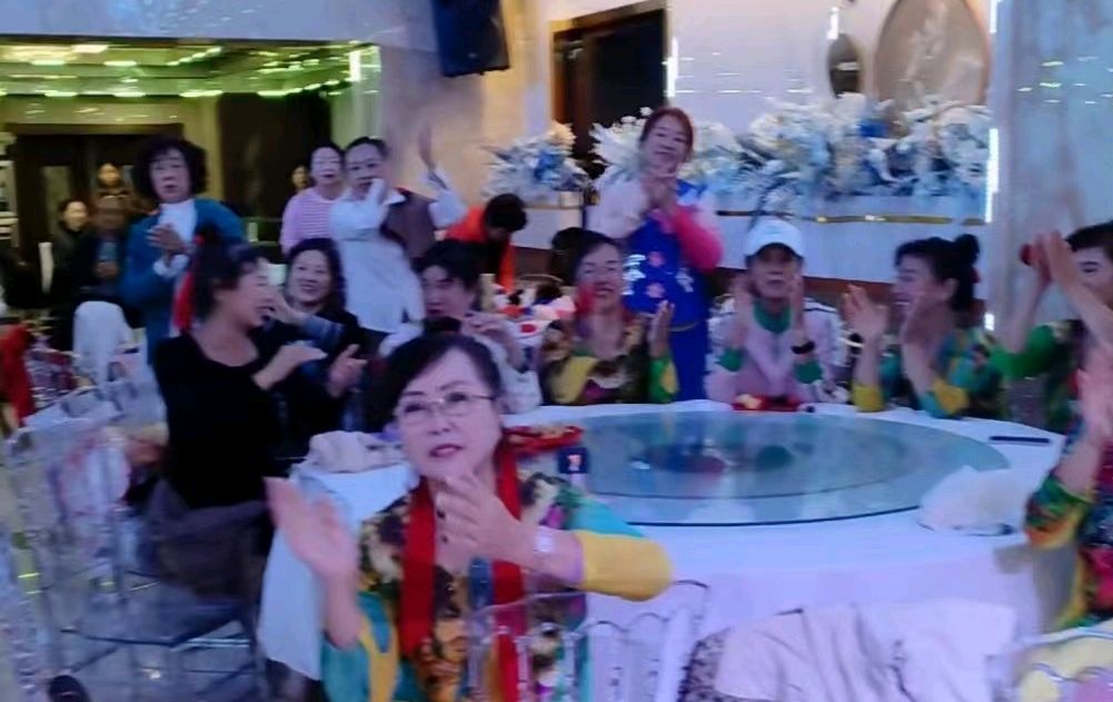 【迎十一庆花雨馨声成立两周年】联谊会专刊/大会由张丽 瑞雪丰年 快活林 老革命主持/诵读舞蹈器乐走秀歌曲各展风采【花雨馨声】第694期（图45）