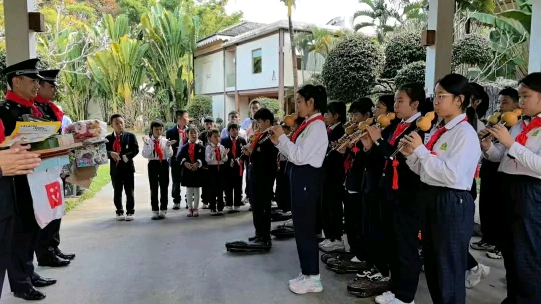 【允美教育集团】西双版纳州允景洪小学被授予“全国国防教育示范学校”(图7)