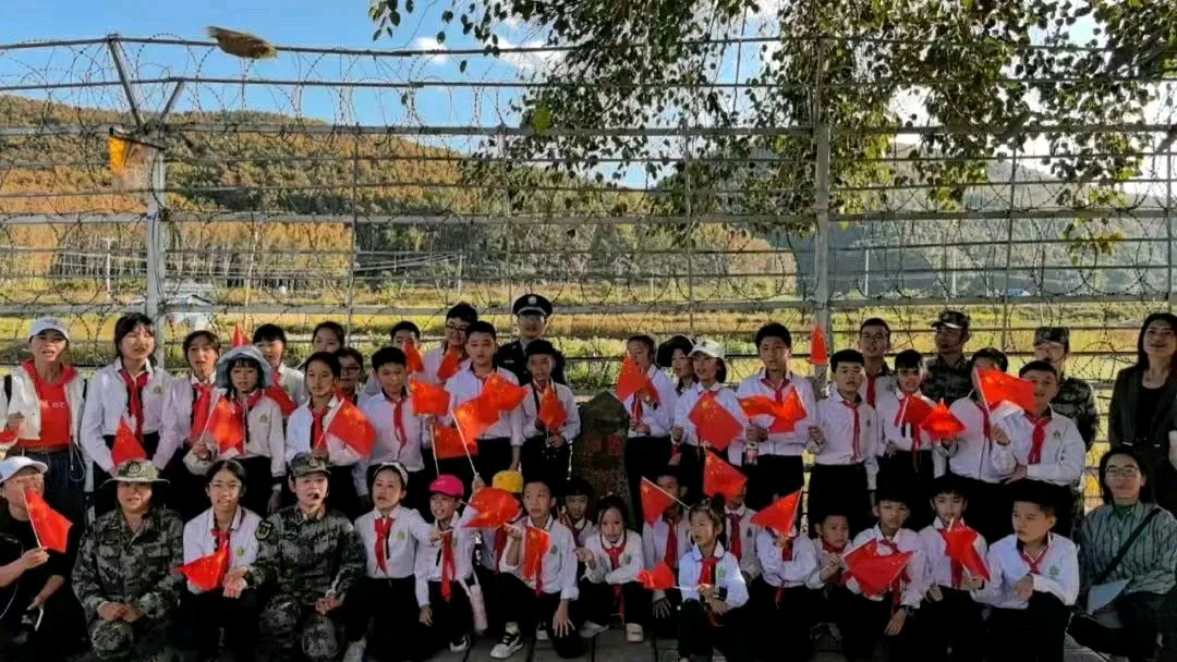 【允美教育集团】西双版纳州允景洪小学被授予“全国国防教育示范学校”(图8)