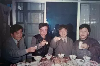 《那些凑钱喝酒的人哪》作者:胡玉滨 诵读:候国莉(雪玲) [中国现代诗歌文化传媒]（图6）