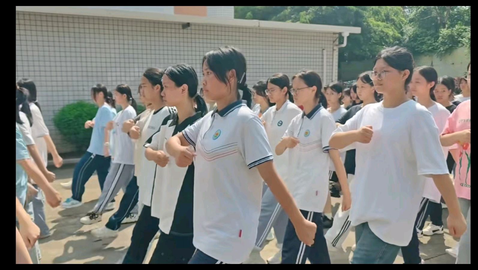 《你的军姿很帅》文/夜海光束（福建）（图5）