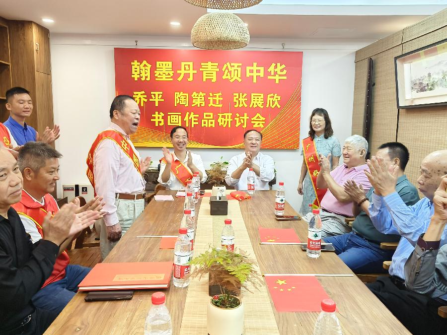 中国好人公益团队慰问解放战争老英雄张纯仁（图12）