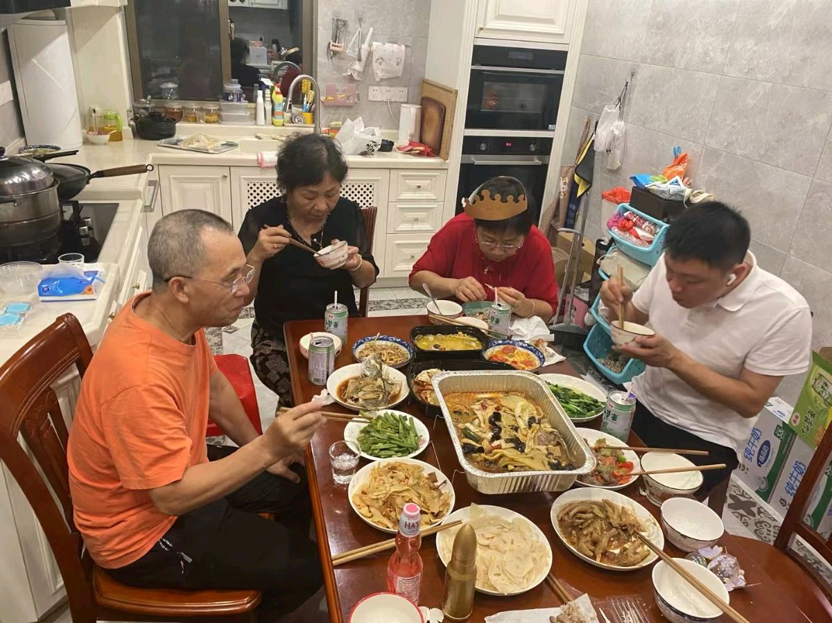 作者：兰青来《勤珍生日 阖家庆祝》12199期~新京都文艺（图2）