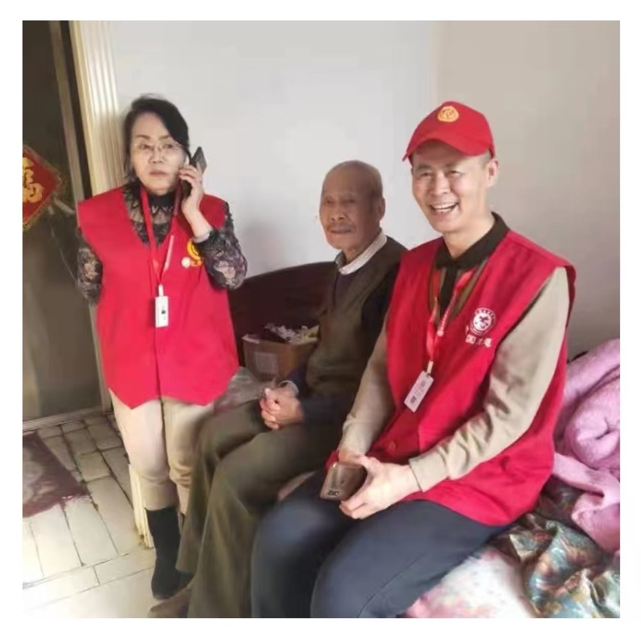 我见到了真正的“活雷锋”,作者善举(图10)