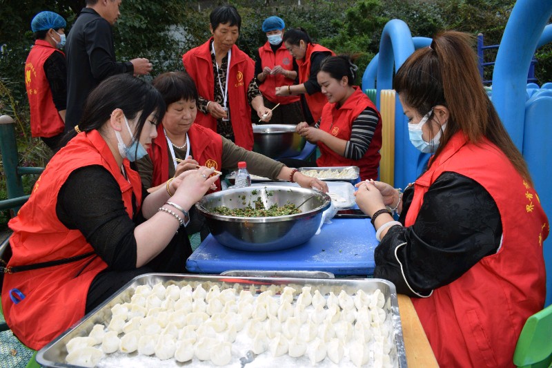 【中國新聞詩雯網】光武镇常青树志愿服务队：开展“孝润童心 爱满重阳”尊老敬老活动（图6）