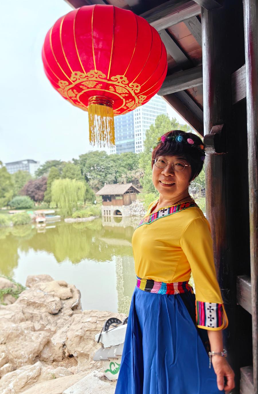 刘林丽诗歌作品《笑靥如花的我们》合诵【五月的鲜花诗歌朗诵艺术团】部分团员（图23）
