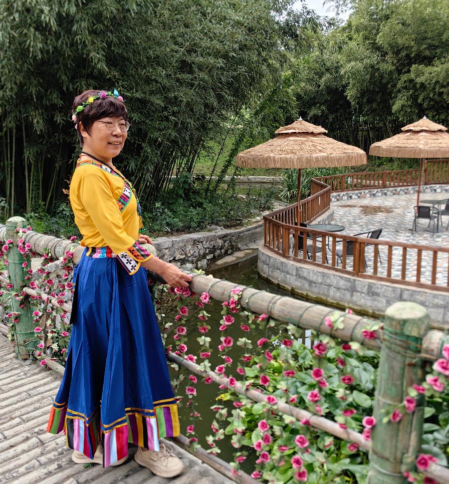刘林丽诗歌作品《笑靥如花的我们》合诵【五月的鲜花诗歌朗诵艺术团】部分团员（图29）