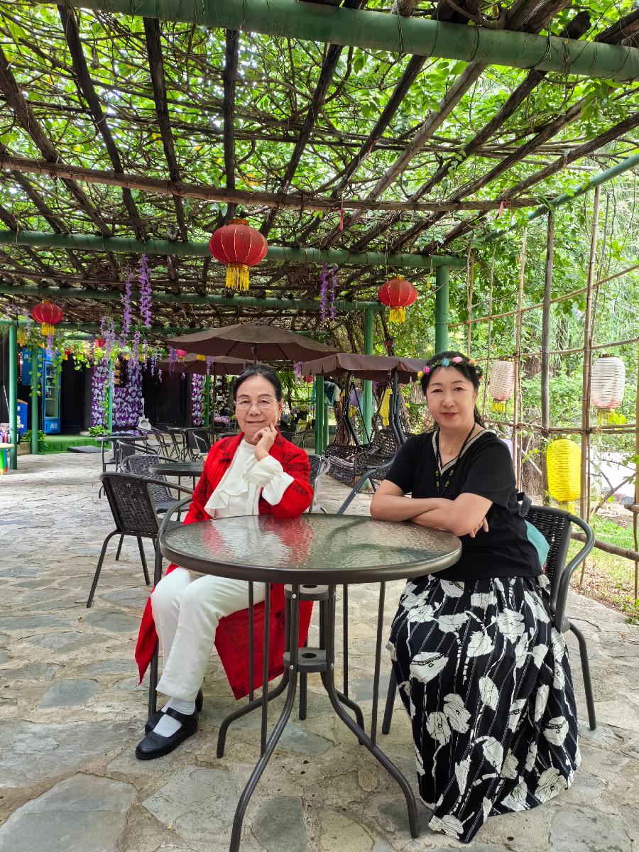 刘林丽诗歌作品《笑靥如花的我们》合诵【五月的鲜花诗歌朗诵艺术团】部分团员（图31）