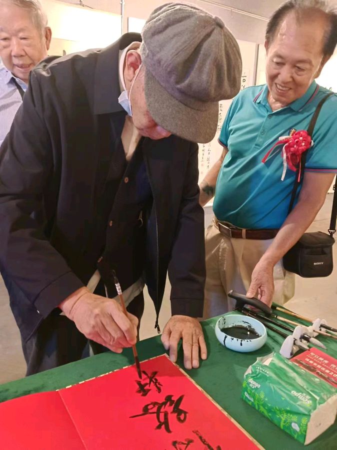 最美夕阳红 映照金秋月∥桂林市2024年重阳节老年书画作品展在市中心书城隆重开幕∥中国桂林都市漓江诗书画社微刊总（第208期）∥书法江湖网展总（第1期）（图117）