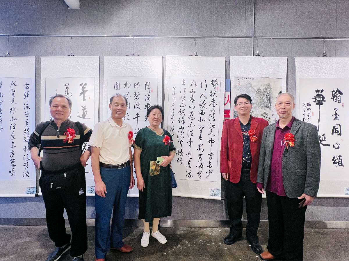 最美夕阳红 映照金秋月∥桂林市2024年重阳节老年书画作品展在市中心书城隆重开幕∥中国桂林都市漓江诗书画社微刊总（第208期）∥书法江湖网展总（第1期）（图131）
