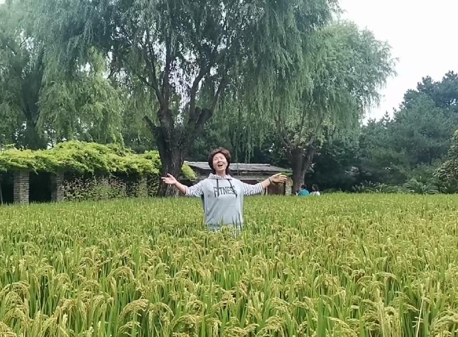 刘林丽诗歌作品《笑靥如花的我们》合诵【五月的鲜花诗歌朗诵艺术团】部分团员（图11）