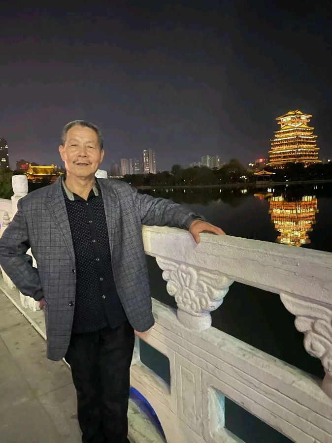 蒋三德不忘初心 情系故乡