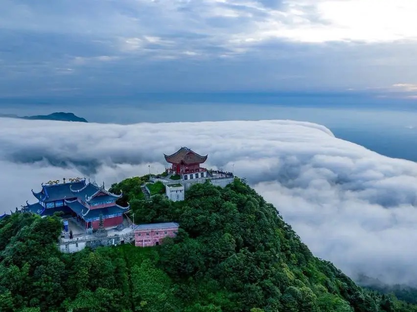 华万里：《华蓥山上》海外头条（图6）