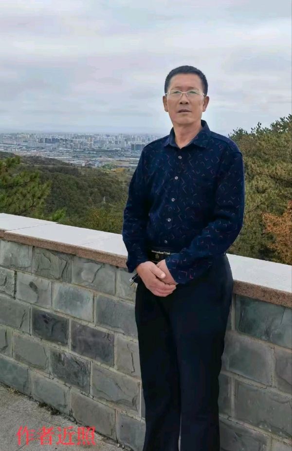 文坛颠覆性巨著《中华诗词创作通用教材》：卢建国入选作品展（图2）