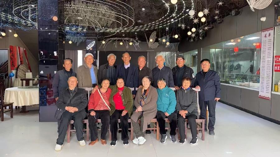 徐州诗人— 芙蕖— 满江红.甲辰年深秋老同学聚会有感｜海外头条（图6）