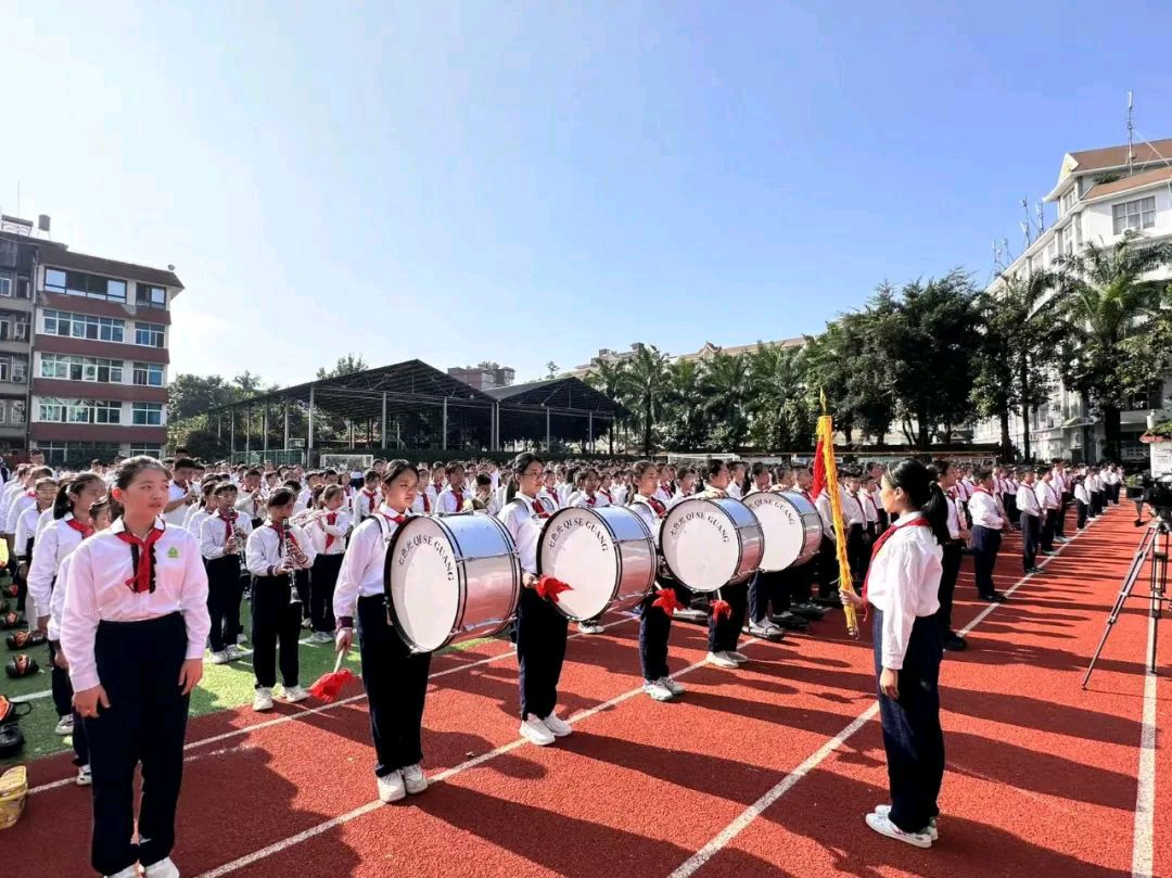 【允美教育集团】红领巾爱祖国——共守祖国疆土 共建美好家园 西双版纳州允景洪小学行走的思政课启动仪式（图6）