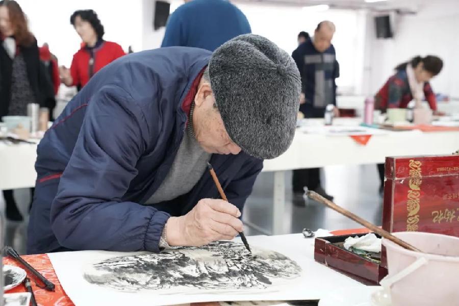 【新山东文学社】《谁说你老了》作者/刘佩琳 主播/竹韵丽影（图6）