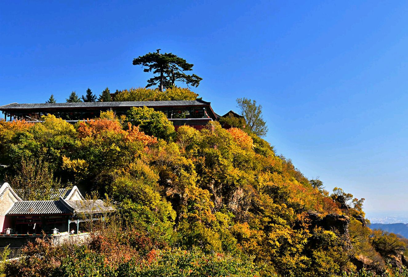 郝秀建的《金顶山组诗》