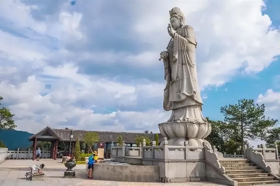 七律·为三妹夫李洪林荣退作/秋兰香·游安远三百山（文/邹晓华）……莲叶之珠文学社（图5）