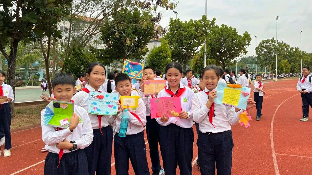 【允美教育集团】西双版纳州允景洪小学 “红领巾爱祖国——共守祖国疆土 共建美好家园”行走的思政课第四期活动(图21)