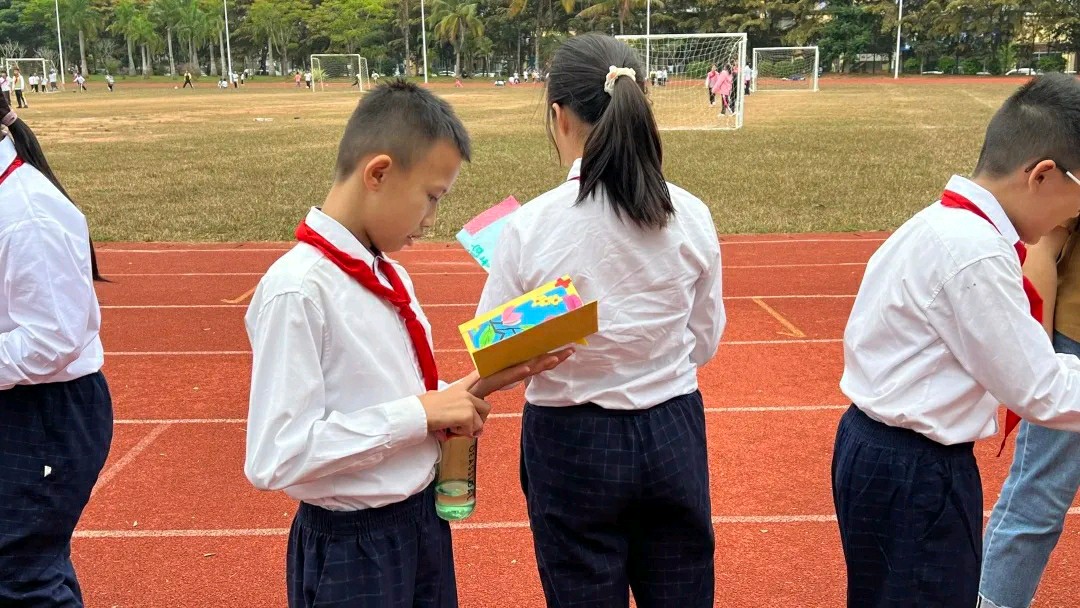 【允美教育集团】西双版纳州允景洪小学 “红领巾爱祖国——共守祖国疆土 共建美好家园”行走的思政课第四期活动(图20)
