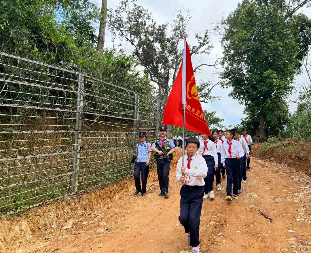 【允美教育集团】西双版纳州允景洪小学 “红领巾爱祖国——共守祖国疆土 共建美好家园”行走的思政课第四期活动(图28)