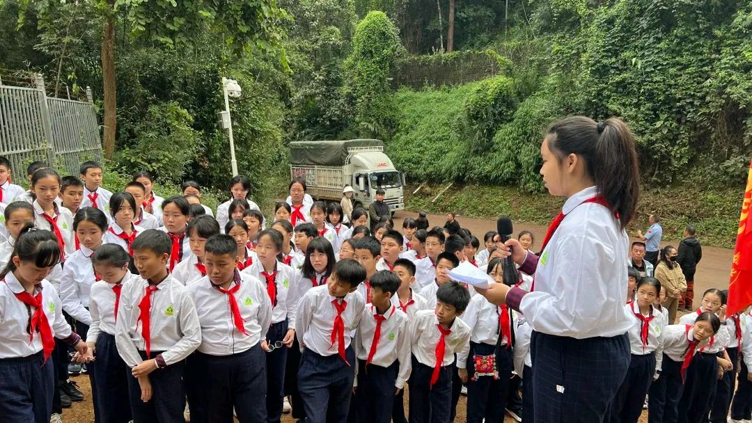 【允美教育集团】西双版纳州允景洪小学 “红领巾爱祖国——共守祖国疆土 共建美好家园”行走的思政课第四期活动(图30)