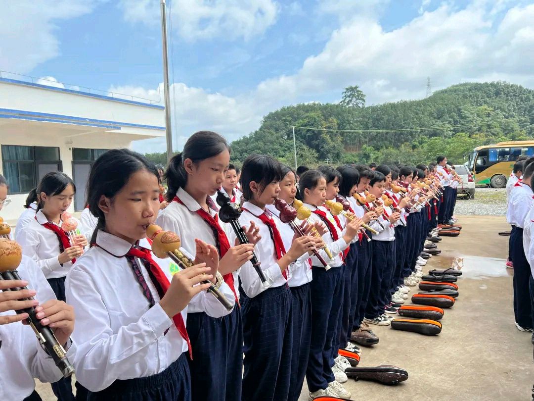 【允美教育集团】西双版纳州允景洪小学 “红领巾爱祖国——共守祖国疆土 共建美好家园”行走的思政课第四期活动(图37)