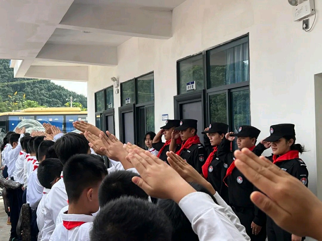 【允美教育集团】西双版纳州允景洪小学 “红领巾爱祖国——共守祖国疆土 共建美好家园”行走的思政课第四期活动(图38)