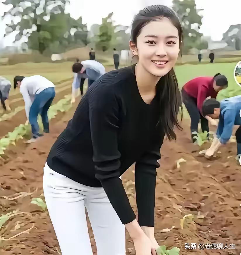 七绝·靓女种菜（文/方立新）……莲叶之珠文学社（图4）