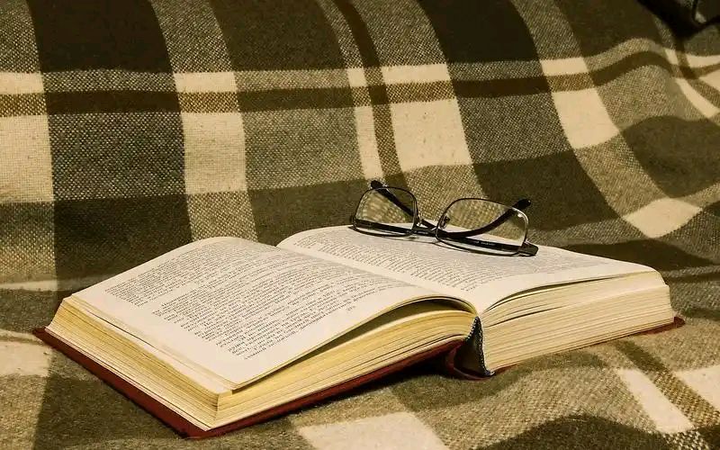 《一部充满真情大爱的回忆录》文化名人冯宝哲-中华诗经阁荣誉顾问（图4）
