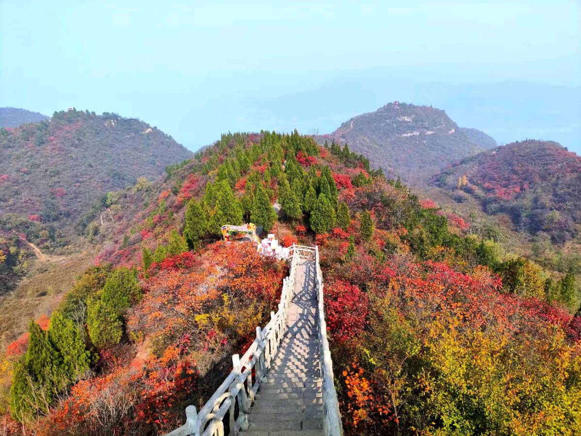 《航天之光，精神永燃》