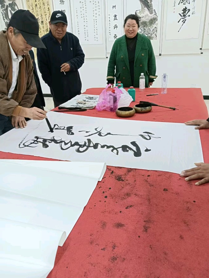【中國新聞詩雯】墨香四溢，晚晴璀璨~~~~光武镇老年协会书画社以书画会友传佳话（图8）