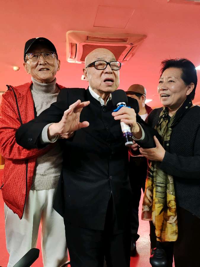聆听 ‖ 五月天朗诵《您是中国诗歌朗诵界的一面旗帜》作者/长安客（图9）