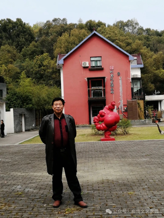 跨越时空的情感共鸣与灵魂低语——读蔡官富诗集《追赶阳光的人》(图2)