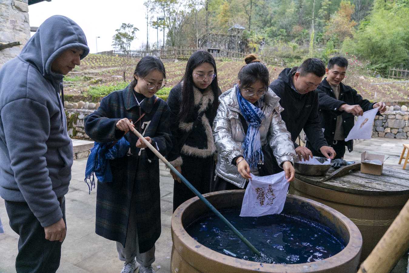 「关工动态」中国铁路成都局集团公司涪陵工务段关团工会联合武隆区团委为路地单身青工筑雀巢(图4)