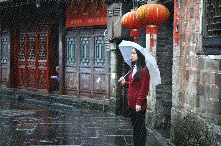 我们寻一处桃源 文/诗墨风情
