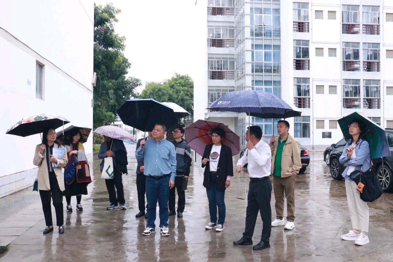桂林市教育科学研究所专家组莅临西双版纳州第一中学考察交流（图4）