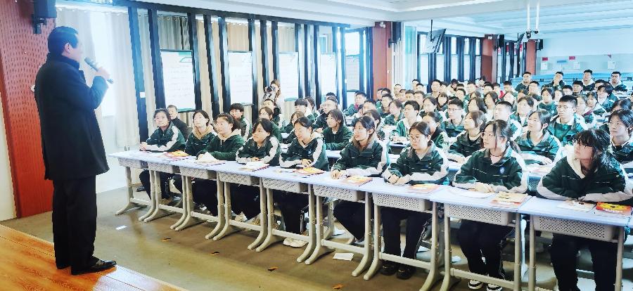 睿聪高中高快读写之星（7）李英俏：我们也会成为“发光体”（附刘士秋校长讲话）（图5）