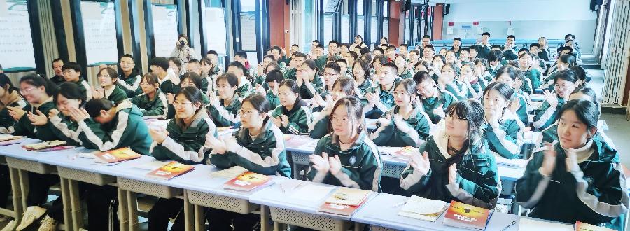 睿聪高中高快读写之星(7)李英俏:我们也会成为“发光体”(附刘士秋校长讲话)(图4)