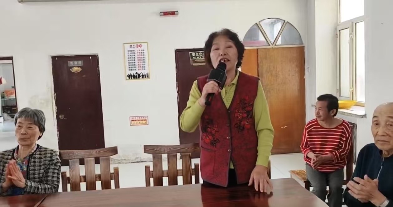 征文选登‖高丽托老所起歌声——记黑龙江省志愿服务基金会、松北新区志愿服务中心与哈尔滨市高丽托老所互助感恩的欢乐场面‖作者，高歌（图14）